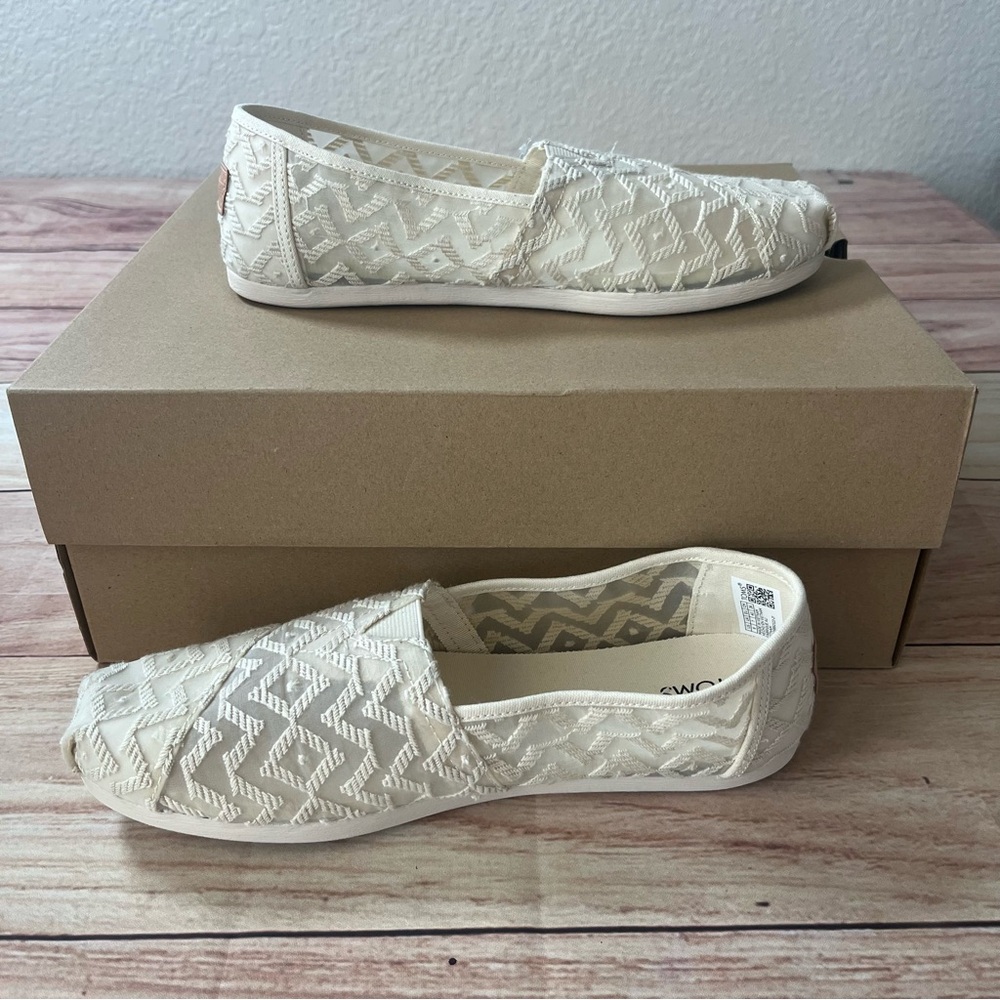 NWOB TOMS Alpargata Moroccan Natural Crochet US Size‎ 9 Brand New Slip On - Picture 2 of 9